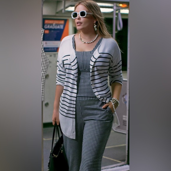 CAbi Turnabout Cardigan style #6164 size large - Picture 2 of 7